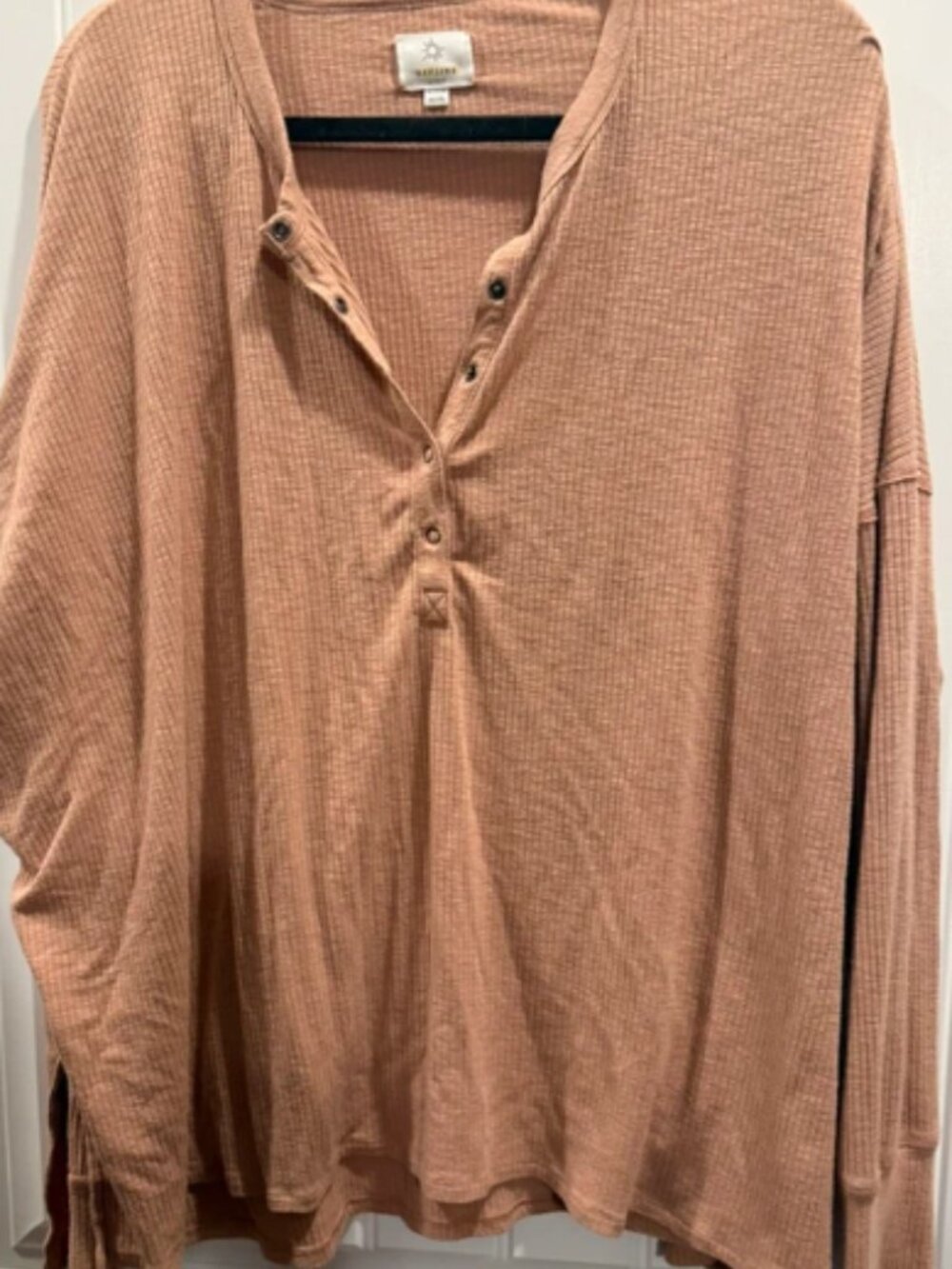 Aerie tee